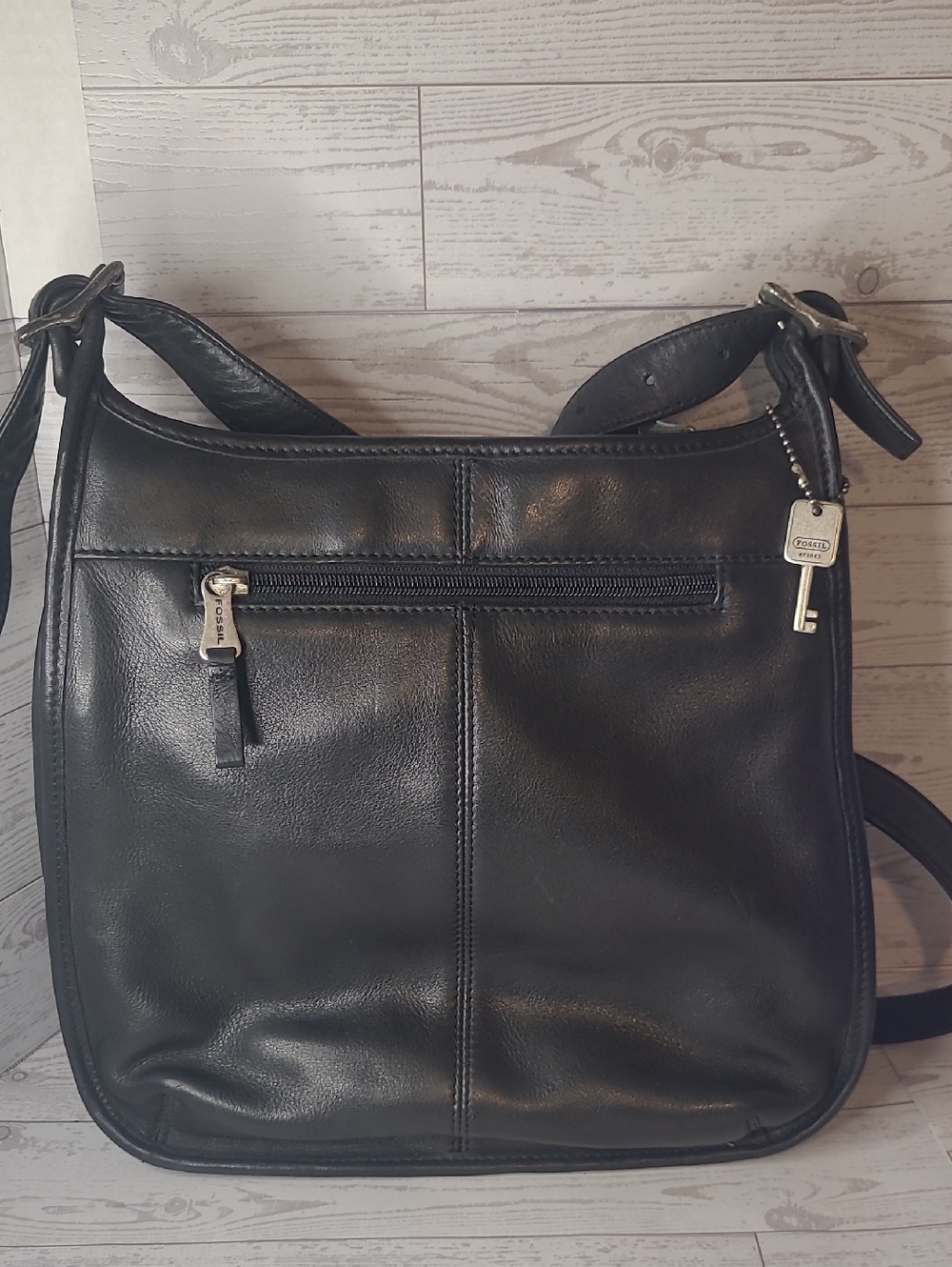 Vintage Fossil Black Leather Crossbody Bag Purse With Adjustable Strap